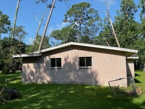 Building Photo - 3515 Elm Dr