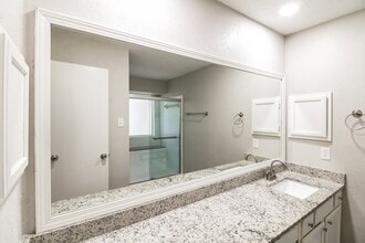 Building Photo - 3010 Twinleaf Dr