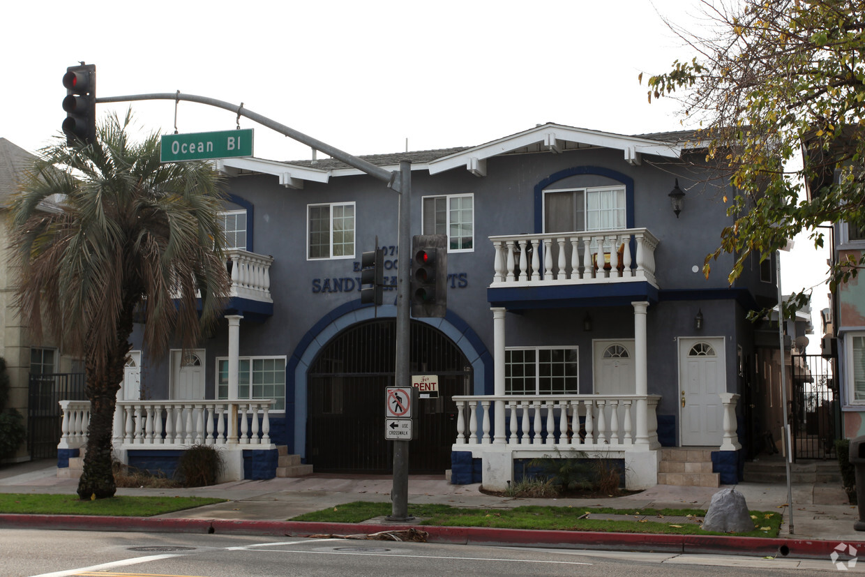 Building Photo - Sandy Beach Apartments
