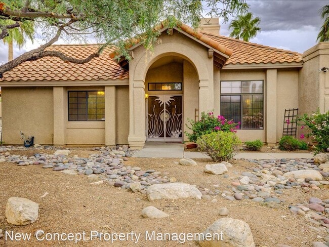 Building Photo - 4 br, 3 bath House - 6056 N. Calle Matamoros
