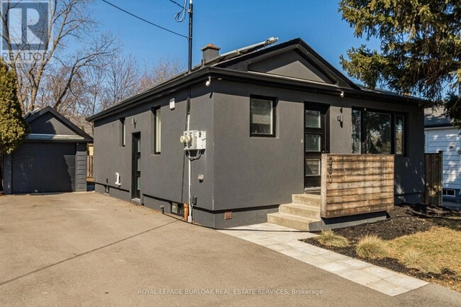 Photo du bâtiment - 260 W 16th St