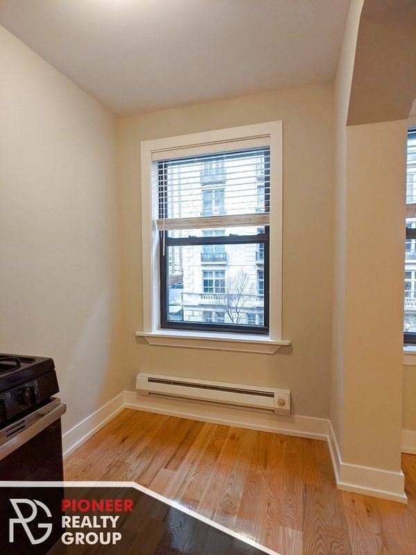 Foto del edificio - 425 W Roscoe St