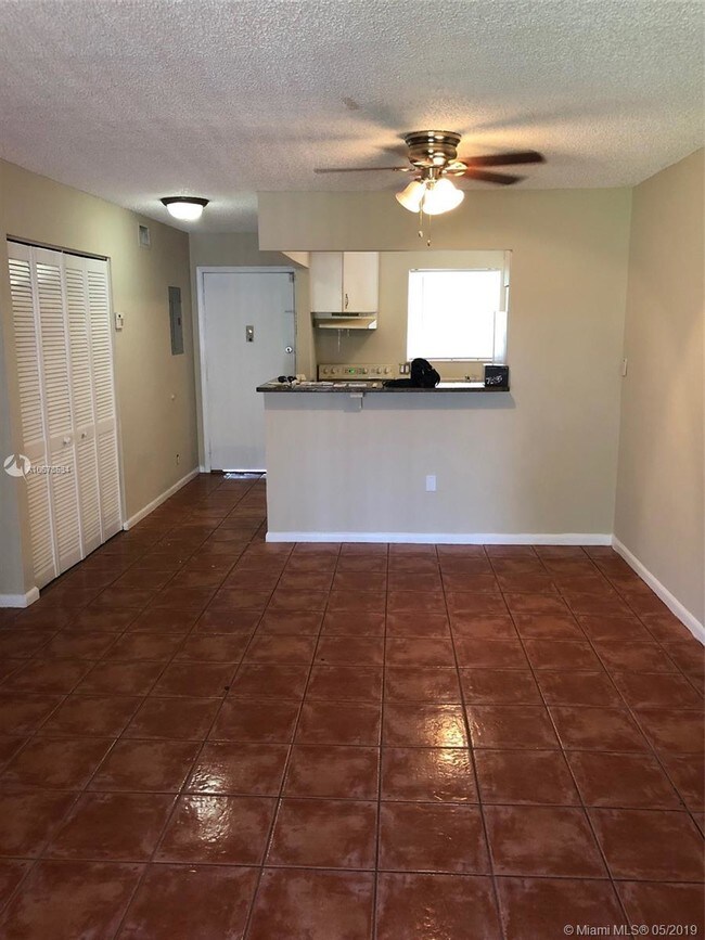 Foto del edificio - 6094 Forest Hill Blvd