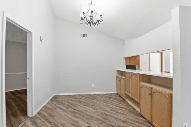 Building Photo - 6519 Bridgegate Dr