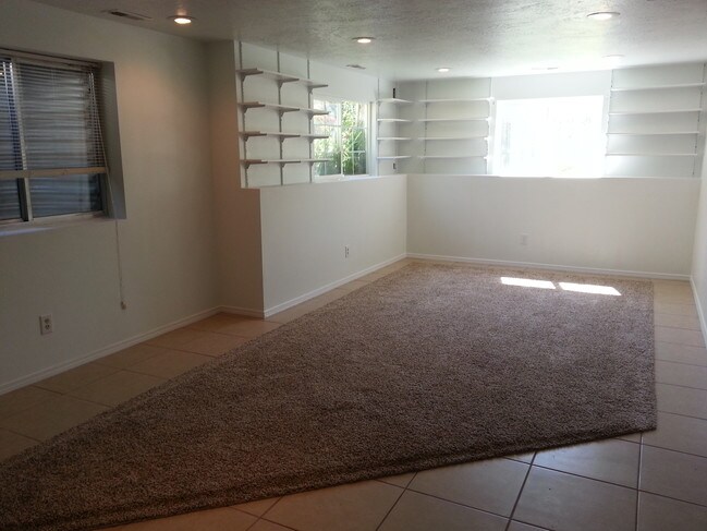 Building Photo - 739 E 400 S