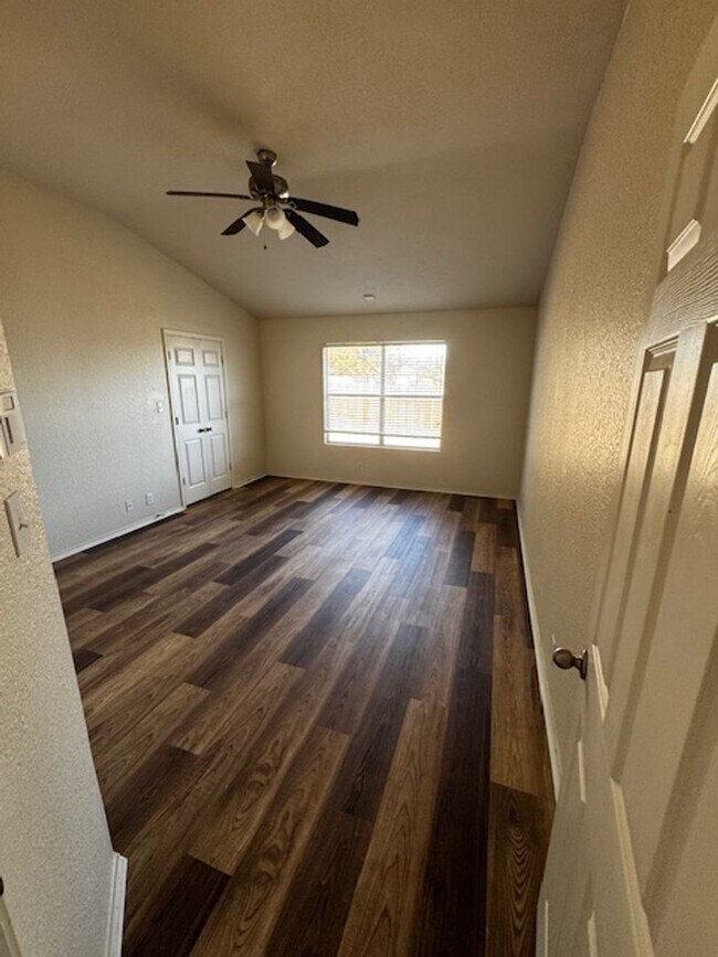 Foto del edificio - Spacious Updated One-Story Home in Northwest San Antonio