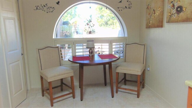 Building Photo - 271 S Circulo Napa