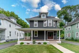 Building Photo - 2633 Nottingham Way