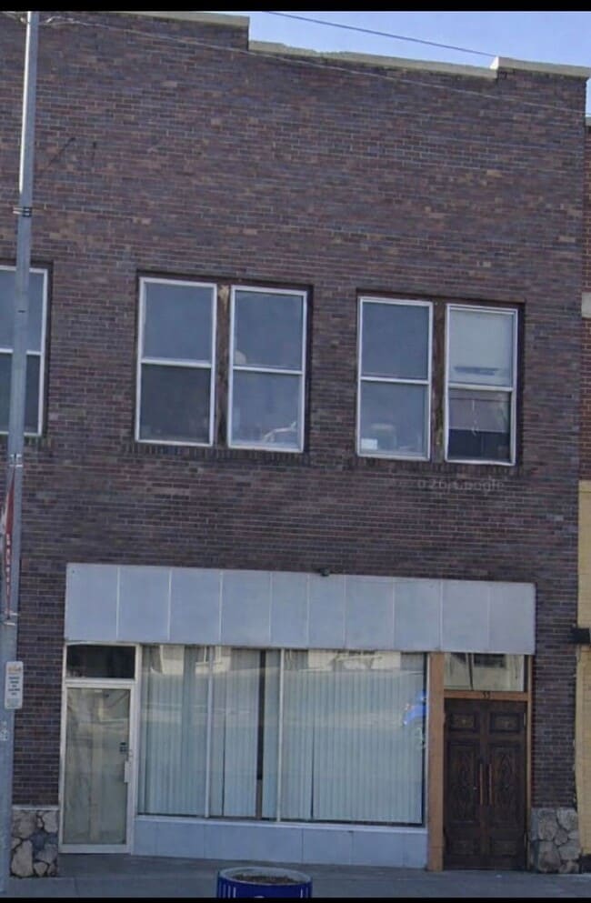 Building Photo - 35 W Main St