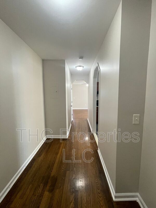 Foto del edificio - 671 Lincoln Ave