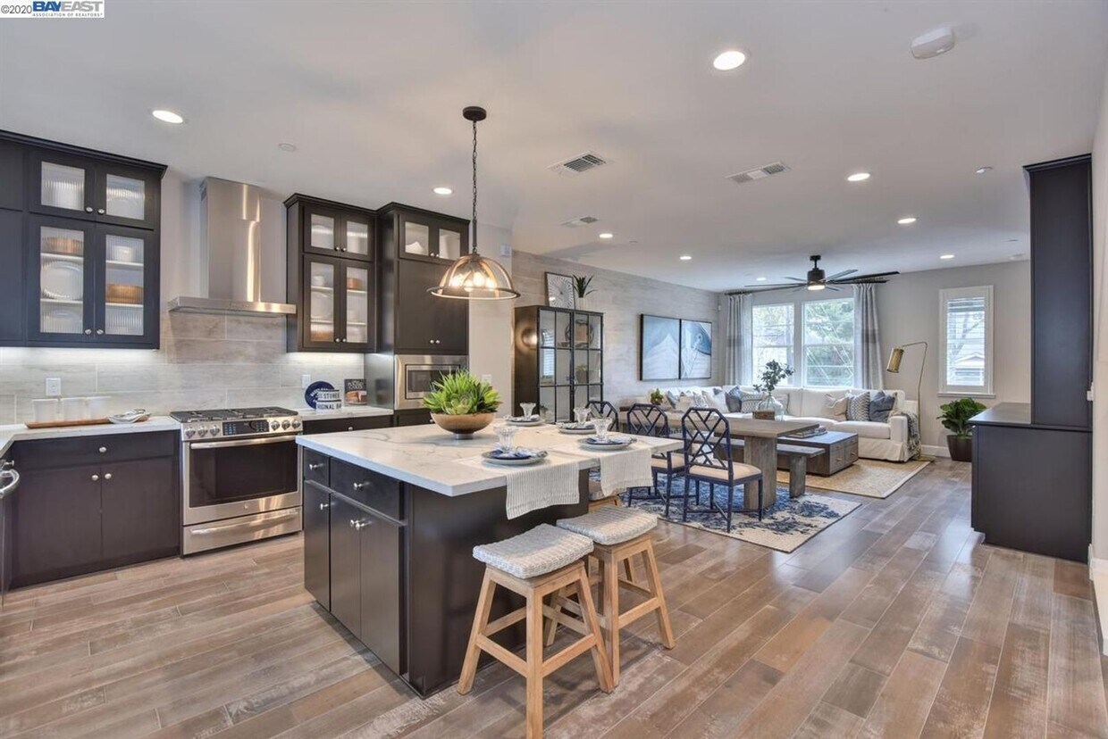 Primary Photo - $4090/ 3 BR - GORGEOUS BRAND NEW MODEL HOM...