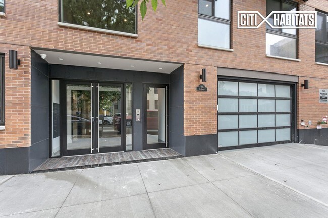 Building Photo - 198 19th St