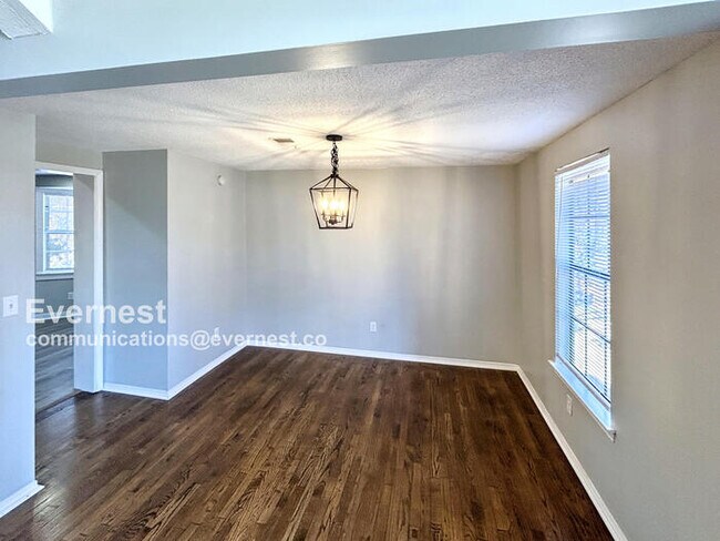 Foto del edificio - 1256 Glenridge Ln