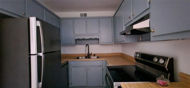 Foto del edificio - 16 S East St