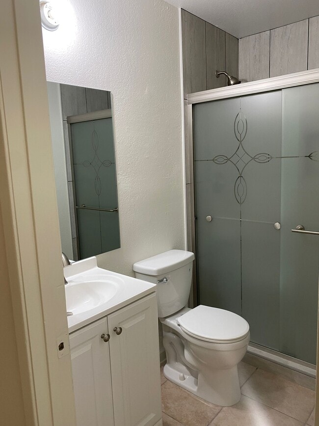 Interior Photo - 82145 Valencia Ave
