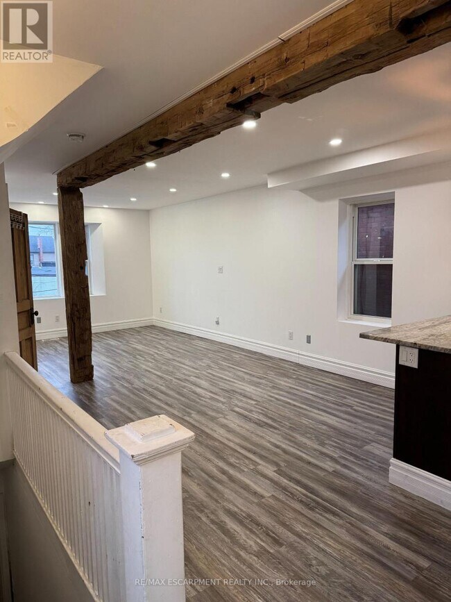 Photo du bâtiment - 1152 King St E