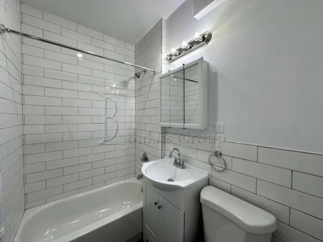 Building Photo - 1 bedroom in ASTORIA NY 11103