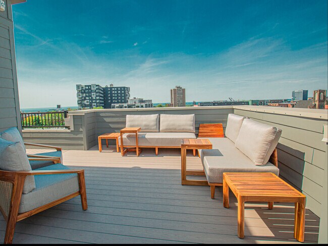 Patio en la azotea con área de estar - The Dexter