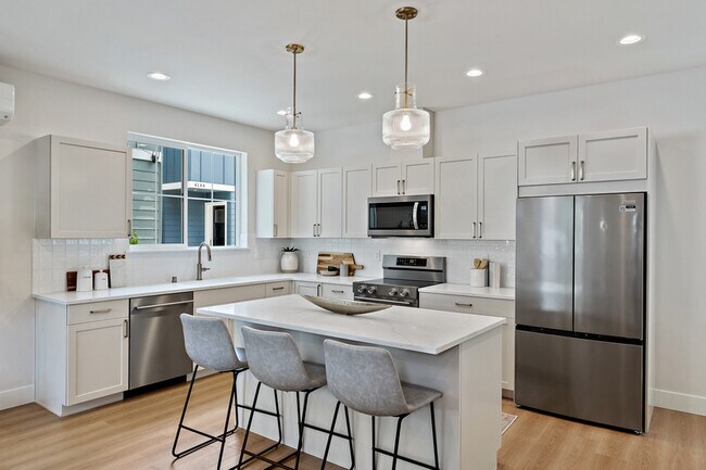 Foto del edificio - 4144 3rd Ave NW
