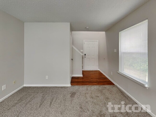 Foto del edificio - 2729 Redland Ln