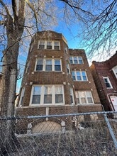 Building Photo - 841 E 80th St