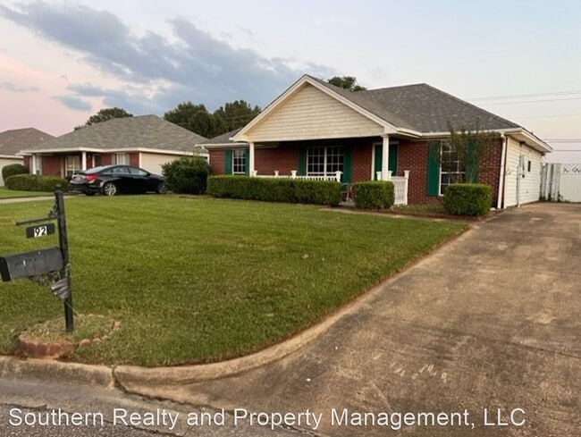 Building Photo - 4 br, 2 bath House - 92 Witten Ct
