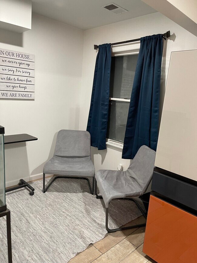 Foto del edificio - Rooms For Rent