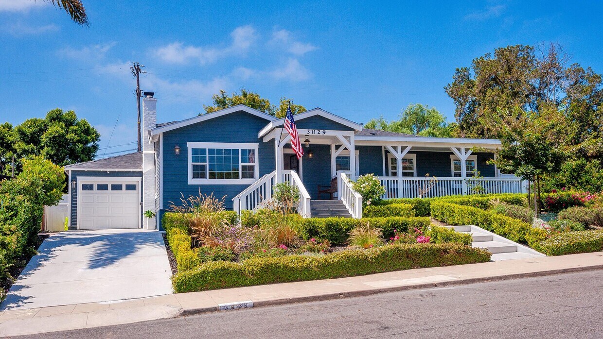 Primary Photo - Single story, 4 bedroom, plus detached off...