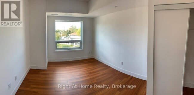 Building Photo - 1 Wellington St