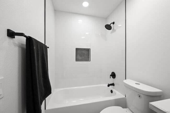 Building Photo - 7160 Alsacia St