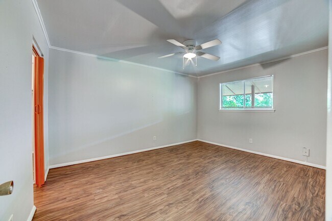 Foto del edificio - Renovated ALL BILLS PAID 1 bedroom in desi...