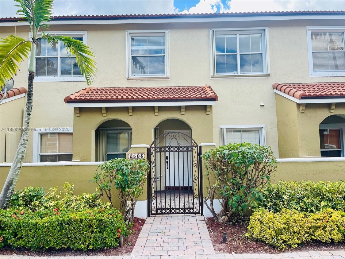 Foto del edificio - 3503 Merrick Ln