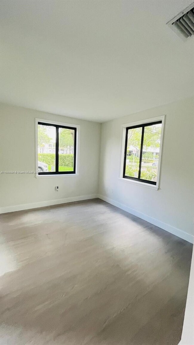 Building Photo - 400 Giralda Ave