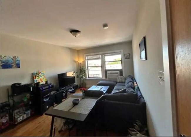 Building Photo - 1 bedroom in Chicago IL 60614