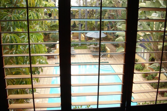 Foto del edificio - 1615 N Laurel Ave