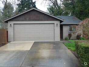 Building Photo - 935 Creek Ct NW
