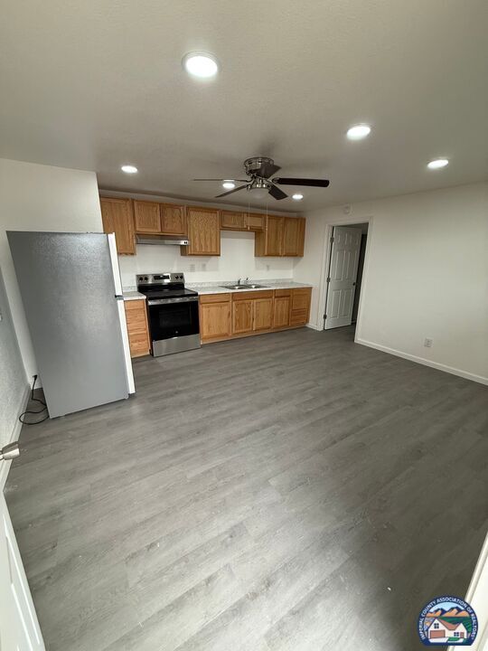 Foto del edificio - 232 W Barbara St