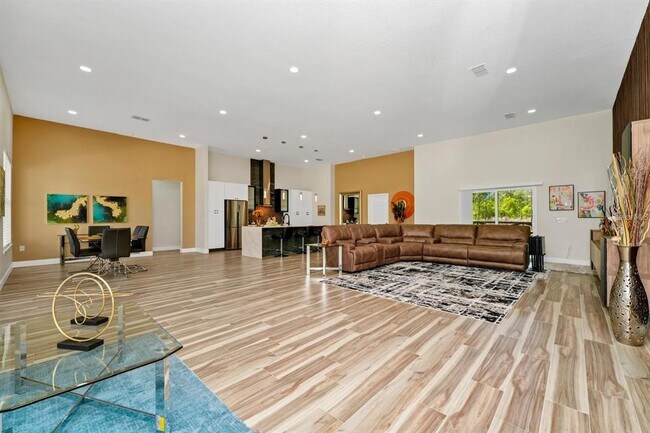 Foto del edificio - 19228 Seaview St