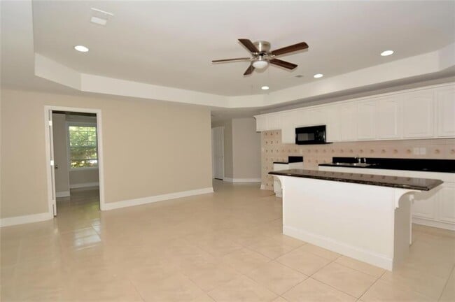 Foto del edificio - 618 Tradwell Pl NE