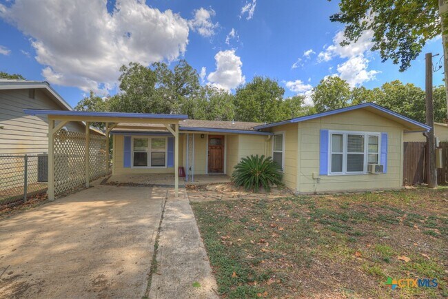 Building Photo - 1015 Reiley Rd