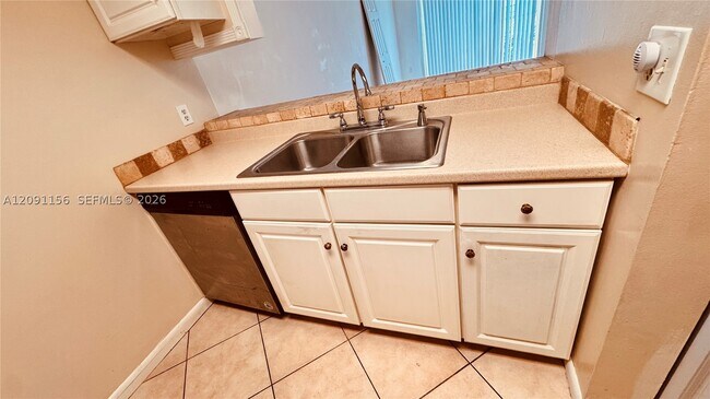 Foto del edificio - 3214 NW 103rd Terrace