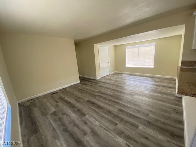 Foto del edificio - 580 N Linda St