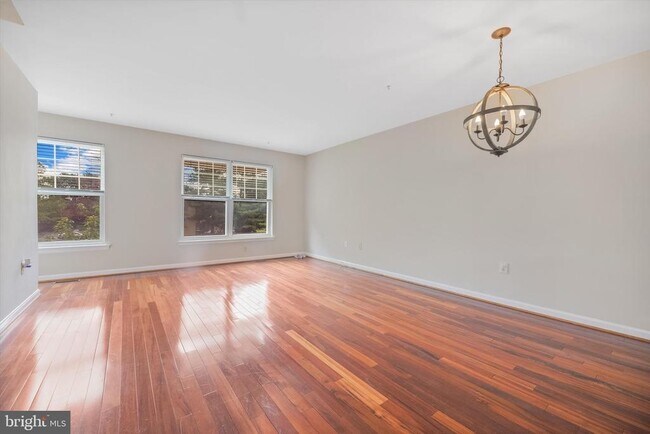 Building Photo - 418 Blossom Ln