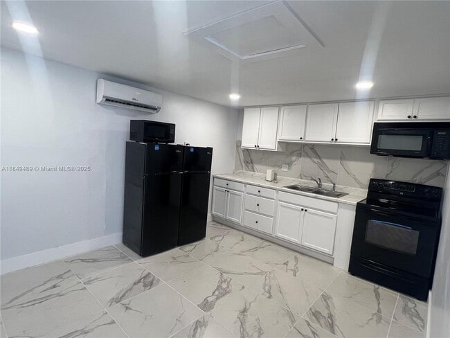 Foto del edificio - 360 NE 174th St
