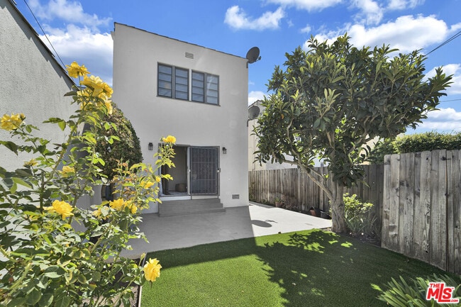 Foto del edificio - 203 S Detroit St