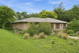 Building Photo - 1007 Golden Trophy Dr