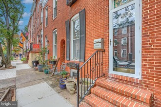 Building Photo - 1419 Battery Ave