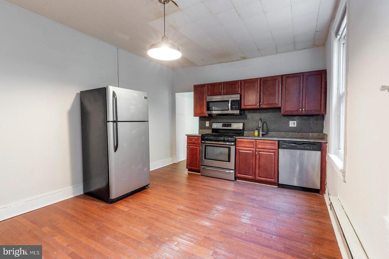 339 W Girard Ave Unit 2, Philadelphia, PA 19123 Apartment for Rent in