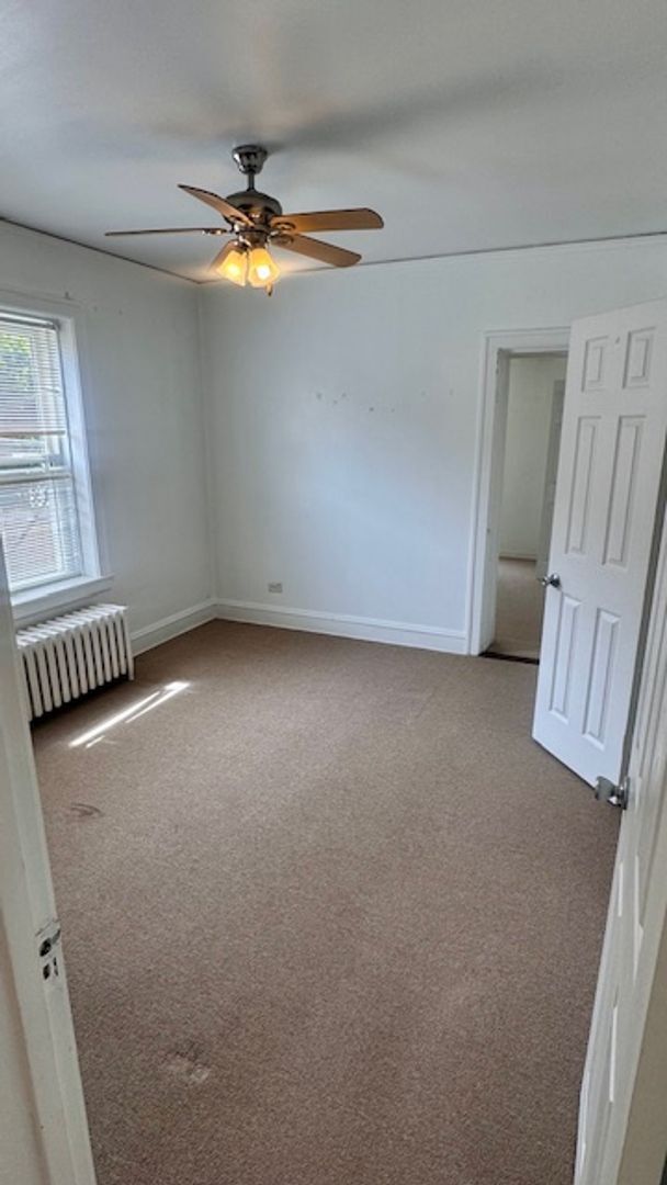 Building Photo - 3050 N Normandy Ave