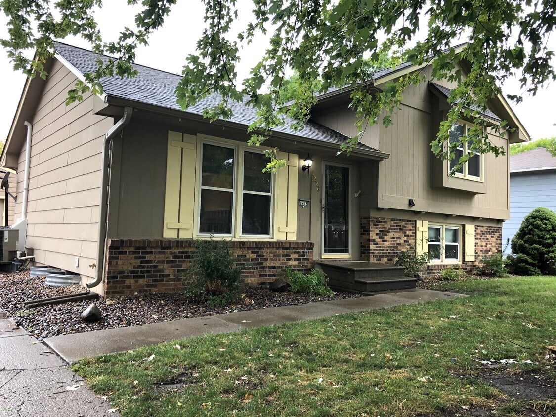 Primary Photo - 1226 NW Beechwood St